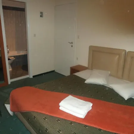 Hotel Nestorion 2*